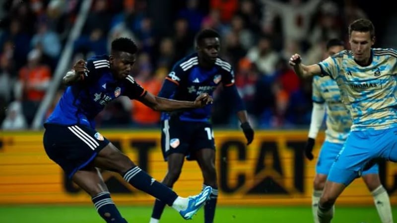 FC Cincinnati defender Yerson Mosquera (15) scores a goal in the second half of the MLS...