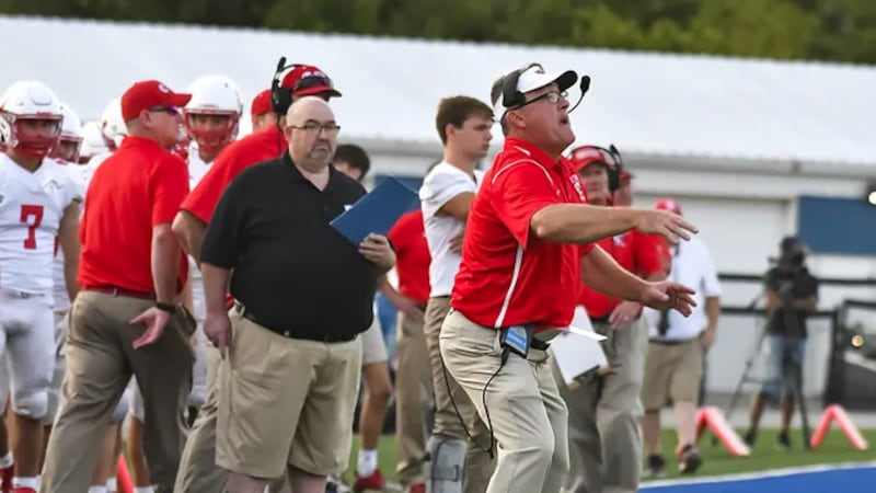 Noel Rash on the sidelines during a 2021 game.